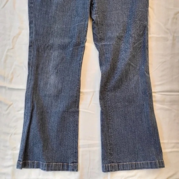 Anne Klein Vintage Boot cut Jeans with Flap Back Pockets - Picture 6 of 9